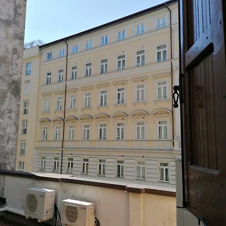 Tana Bianca Apartment Trieste Ngoại thất bức ảnh
