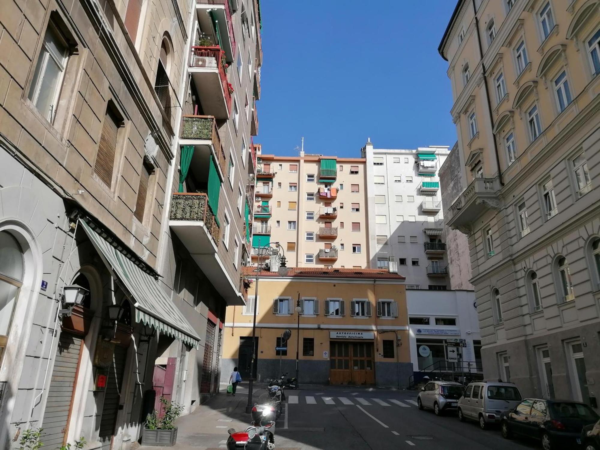 Tana Bianca Apartment Trieste Ngoại thất bức ảnh